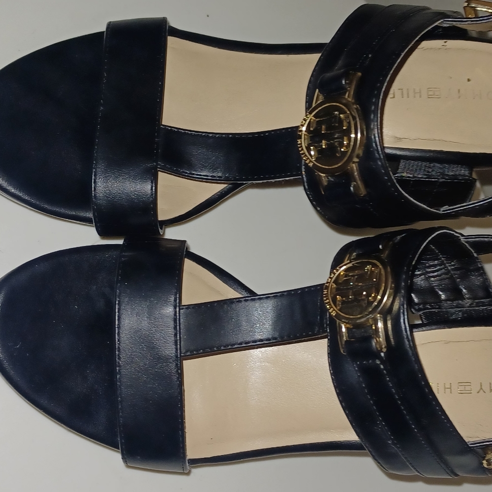 Tommy Hilfiger black leather heels size 7